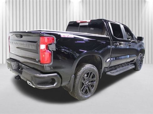 Used 2025 Chevrolet Silverado 1500 LT Trail Boss w/ Convenience Package II image 3
