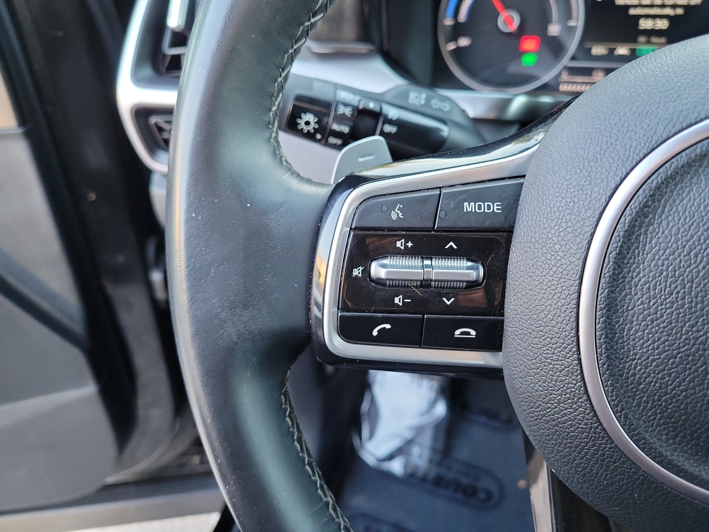Certified 2023 Kia Sorento EX AWD/4WD image 25
