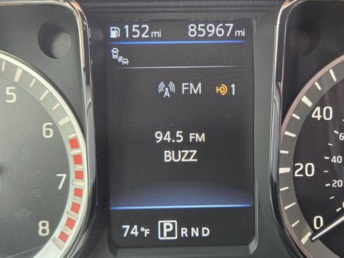 Used 2019 Nissan Titan SL w/ Midnight Edition image 23