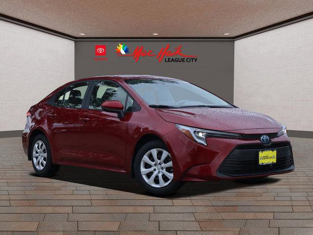 Certified 2025 Toyota Corolla LE FWD image 1