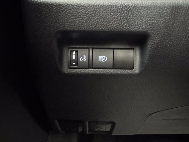 Used 2024 Toyota RAV4 LE AWD/4WD image 19
