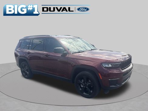 Used 2024 Jeep Grand Cherokee L Limited w/ Black Appearance Package AWD/4WD image 1