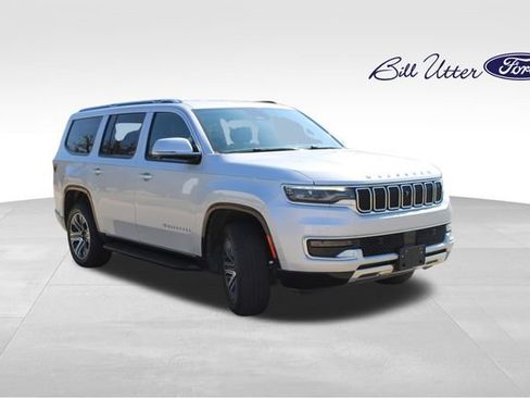 Used 2022 Jeep Wagoneer Series III w/ Convenience Group I AWD/4WD image 3