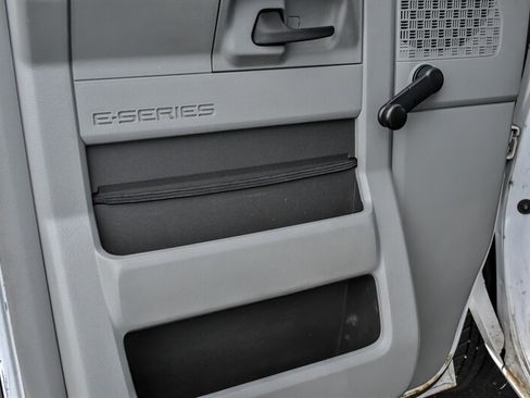 Used 2017 Ford E-450 and Econoline 450 Super Duty w/ Shuttle Bus Prep Package RWD image 10