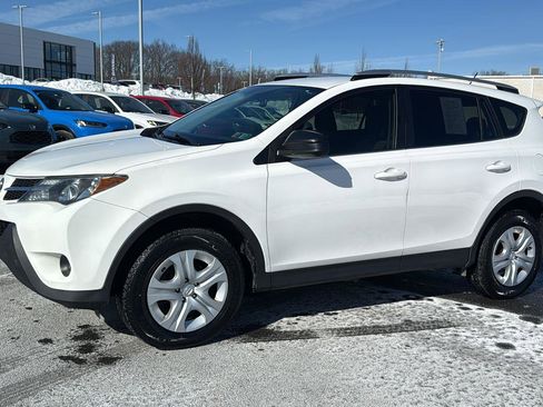 Used 2015 Toyota RAV4 LE image 13