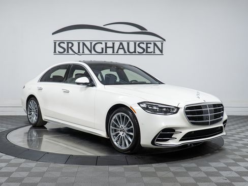 Certified 2022 Mercedes-Benz S 500 4MATIC w/ AMG Line Package image 3