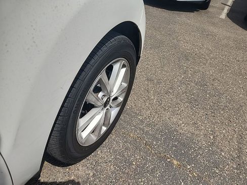 Used 2017 Kia Soul + FWD image 16