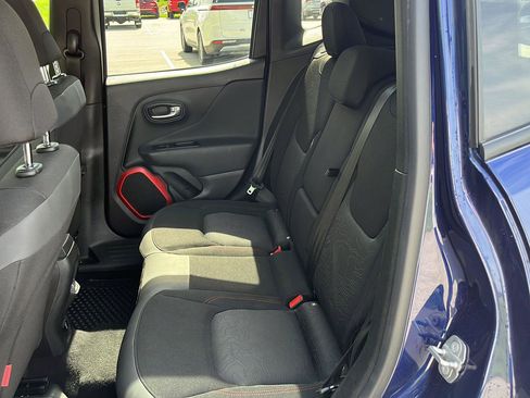 Used 2019 Jeep Renegade Trailhawk AWD/4WD image 25
