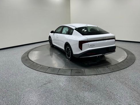 New 2026 Kia K4 EX image 7