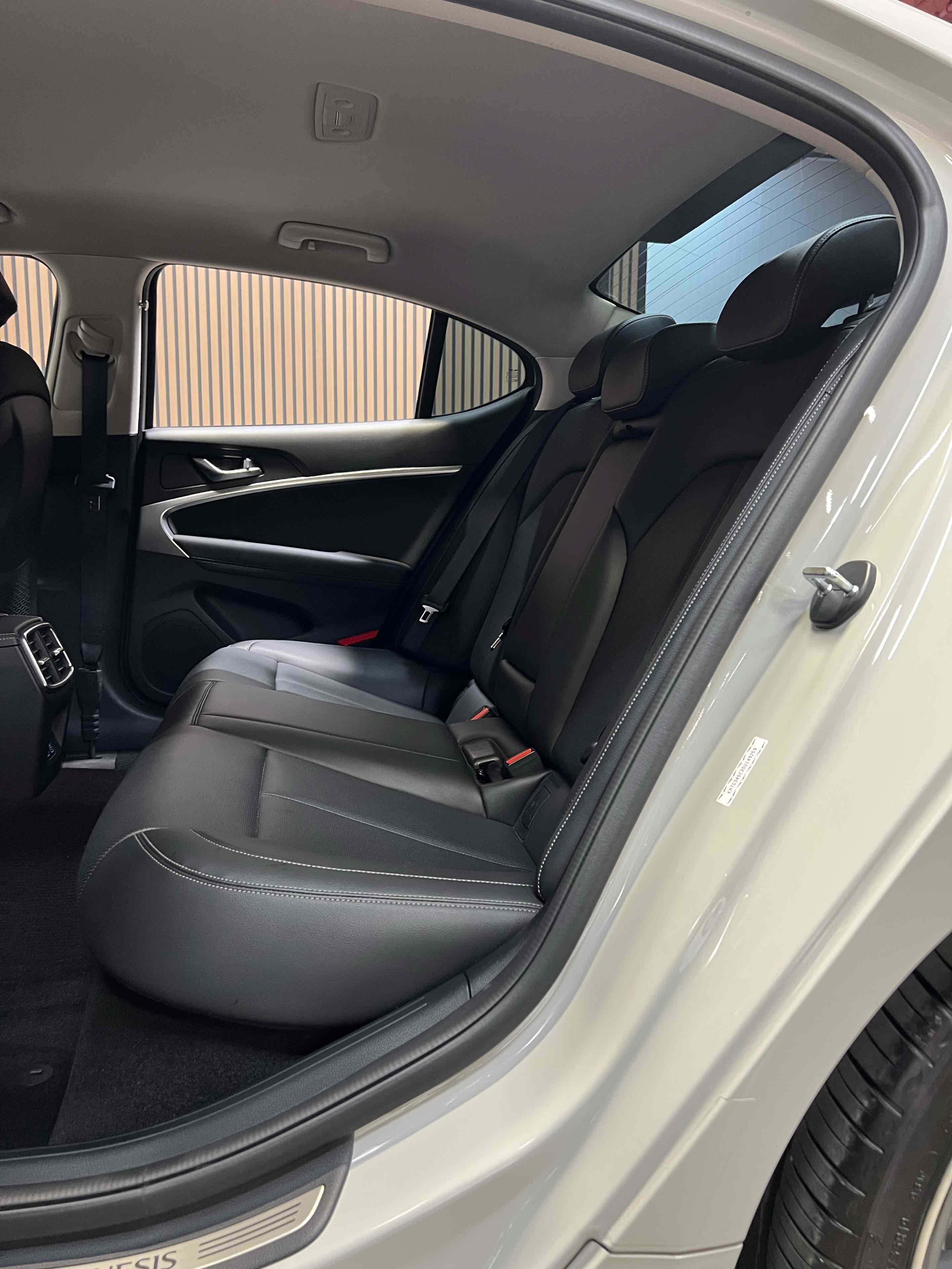Used 2025 Genesis G70 2.5T RWD image 35