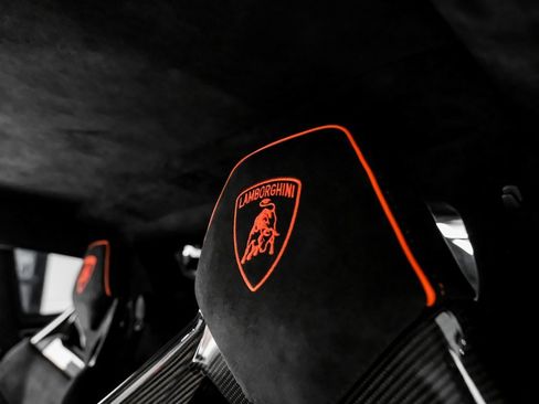 Used 2024 Lamborghini Huracan STO image 31