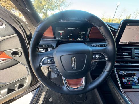 Used 2020 Lincoln Navigator 2WD image 23