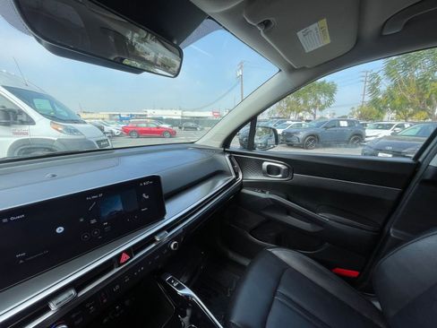 Used 2024 Kia Sorento S image 37