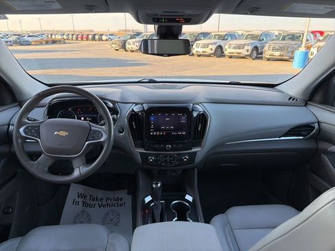 Used 2020 Chevrolet Traverse LT w/ LT Premium Package image 17