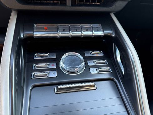 Used 2024 Lincoln Nautilus Reserve image 9