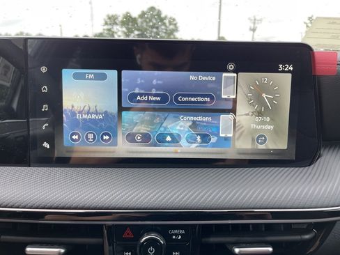 New 2025 Nissan Kicks SR w/ Illumination Package image 8