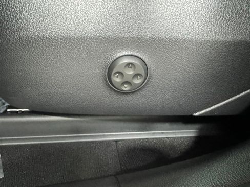 Certified 2025 Mercedes-Benz GLC 300 4MATIC image 28