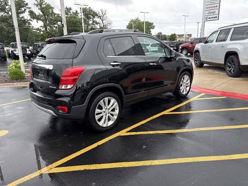 Used 2019 Chevrolet Trax Premier w/ LPO, Cargo Package FWD image 5