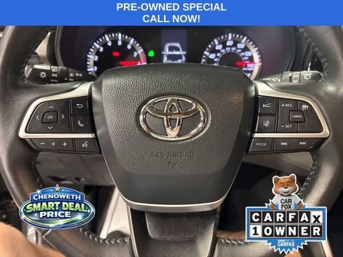 Used 2022 Toyota Highlander LE AWD/4WD image 9