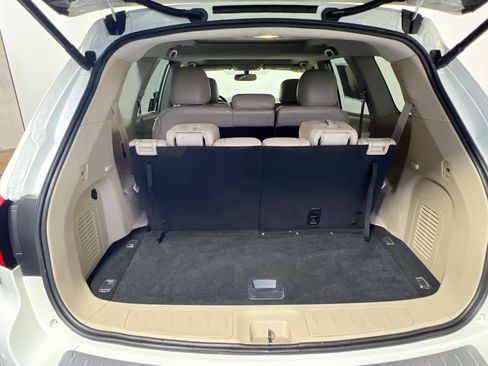 Used 2018 Nissan Pathfinder Platinum FWD image 33