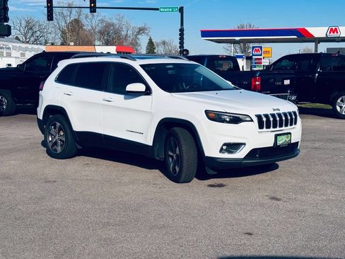 Used 2019 Jeep Cherokee Limited image 3