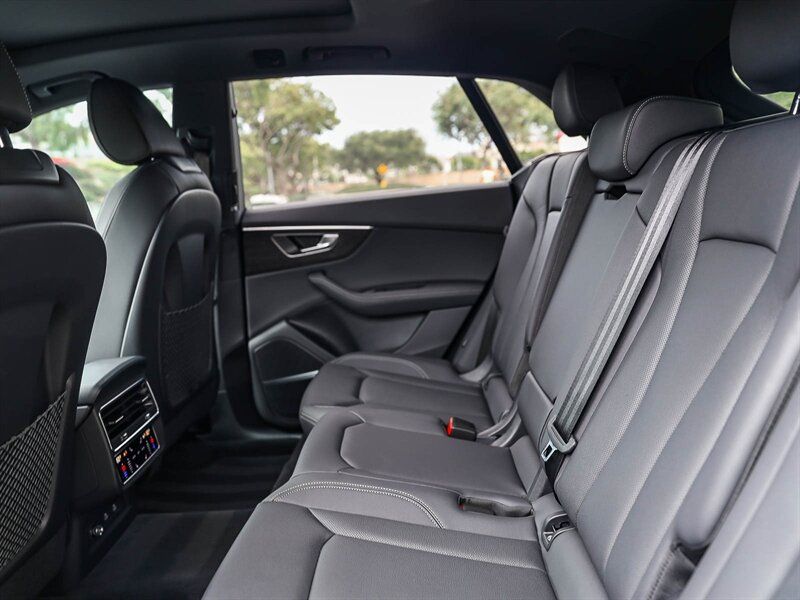 Used 2025 Audi Q8 Premium Plus AWD/4WD image 21