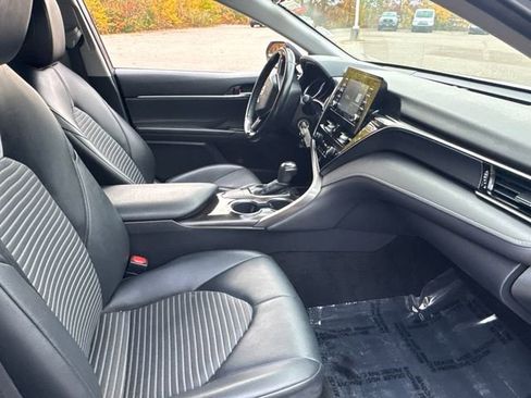 Used 2022 Toyota Camry SE image 17