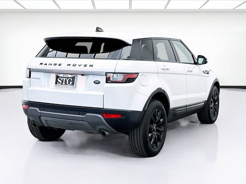 Used 2018 Land Rover Range Rover Evoque image 4