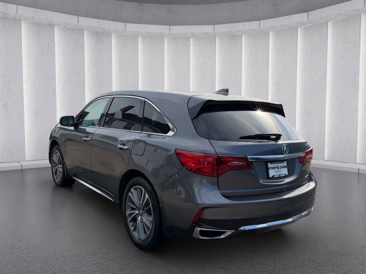 Used 2017 Acura MDX w/ Technology Package AWD/4WD image 3