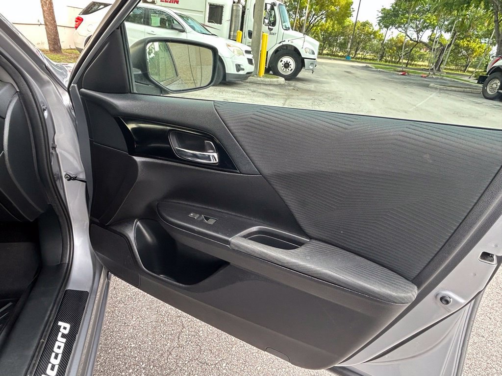 Used 2016 Honda Accord LX image 26
