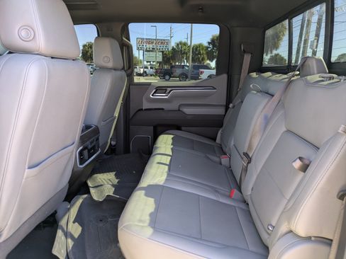Used 2022 Chevrolet Silverado 1500 LTZ w/ LTZ Premium Package AWD/4WD image 13