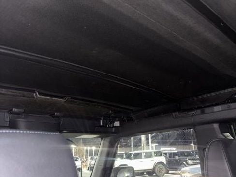 Used 2023 Ford Bronco Wildtrak image 27