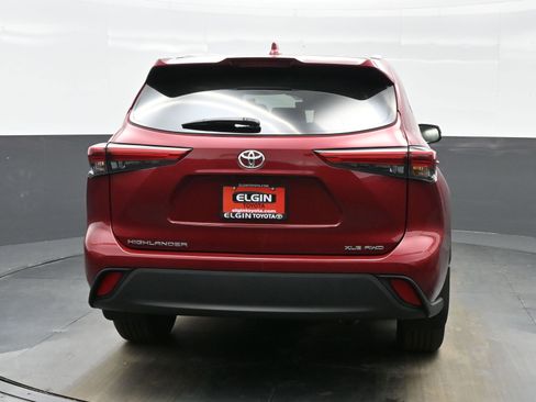 Used 2023 Toyota Highlander XLE image 5