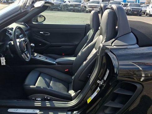 Used 2022 Porsche 718 Boxster S RWD image 2