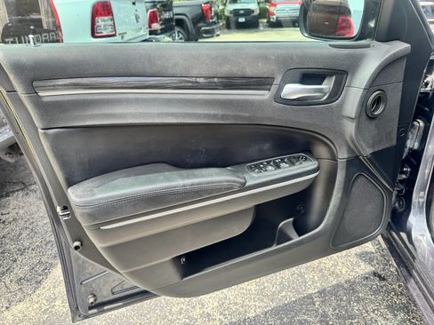 Used 2018 Chrysler 300 Touring w/ Sport Appearance Package RWD image 29