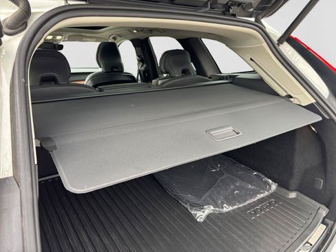 Used 2024 Volvo XC60 B5 Plus w/ Protection Package Premier AWD/4WD image 43