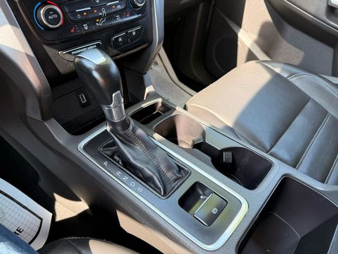 Used 2017 Ford Escape SE w/ SE Leather Comfort Package image 11