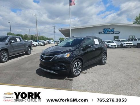 Used 2022 Buick Encore Preferred w/ Safety Package FWD image 1