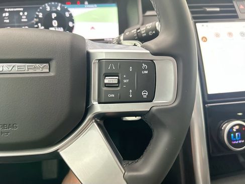 Certified 2025 Land Rover Discovery S AWD/4WD image 12
