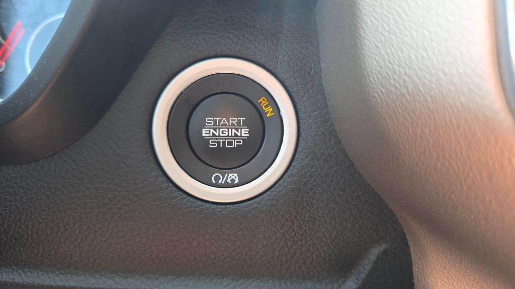 Used 2019 RAM 1500 Laramie AWD/4WD image 33