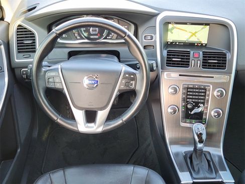 Used 2016 Volvo XC60 T5 Premier image 25