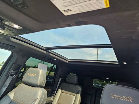 Used 2021 Chevrolet Tahoe High Country w/ Premium Package AWD/4WD image 11