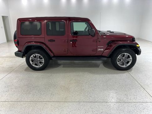 Used 2021 Jeep Wrangler Unlimited Sahara AWD/4WD image 6