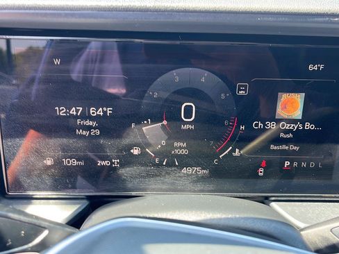 Used 2025 GMC Terrain Elevation w/ Black Edition AWD/4WD image 11