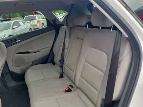 Used 2016 Hyundai Tucson SE w/ Option Group 02 FWD image 11