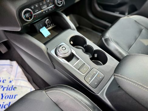 Used 2020 Ford Escape Titanium AWD/4WD image 19