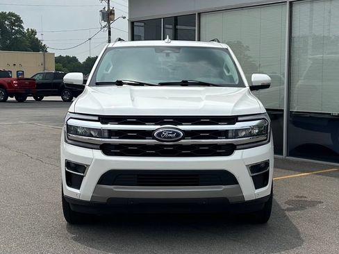 Used 2024 Ford Expedition Limited AWD/4WD image 2