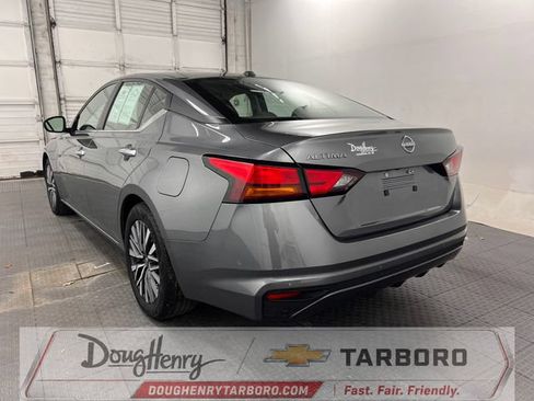 Used 2025 Nissan Altima 2.5 SV FWD image 6