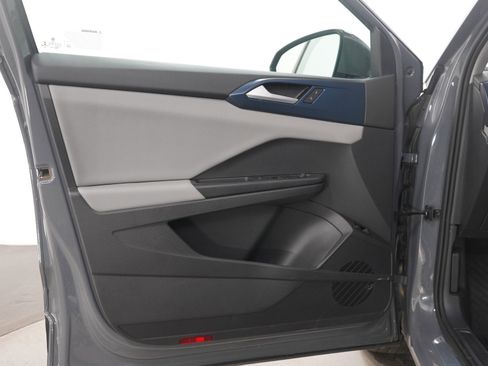 Used 2022 Volkswagen Taos SE image 23