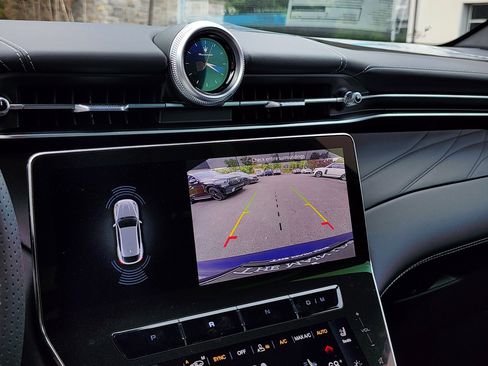 New 2025 Maserati Grecale GT image 16